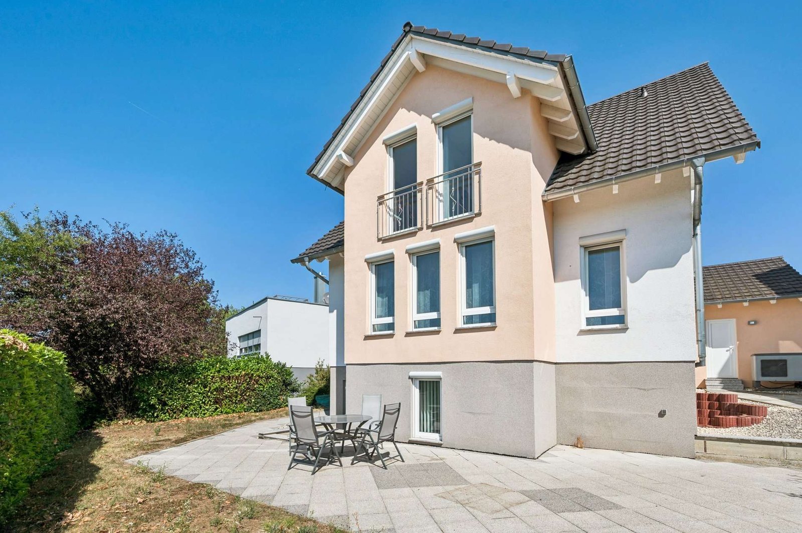 Modern und ruhig gelegen - großzügiges Haus für die ganze Familie