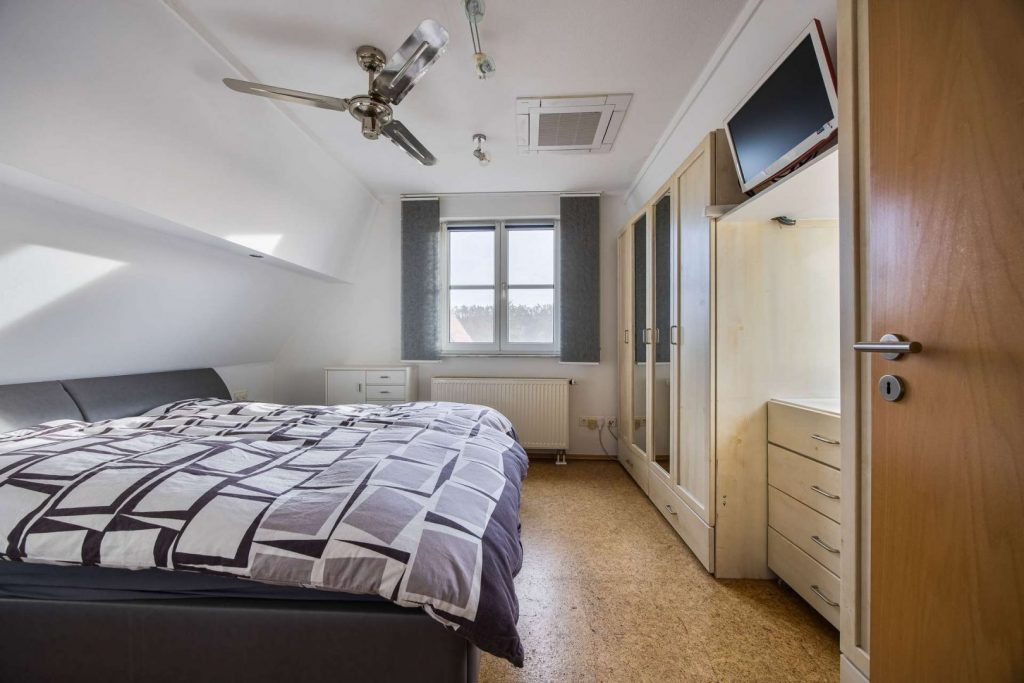 Schlafzimmer 2. DG