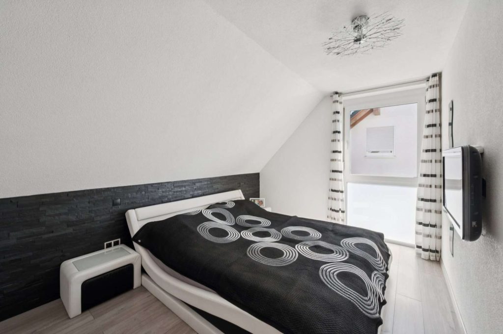 Schlafzimmer mit Ankleide